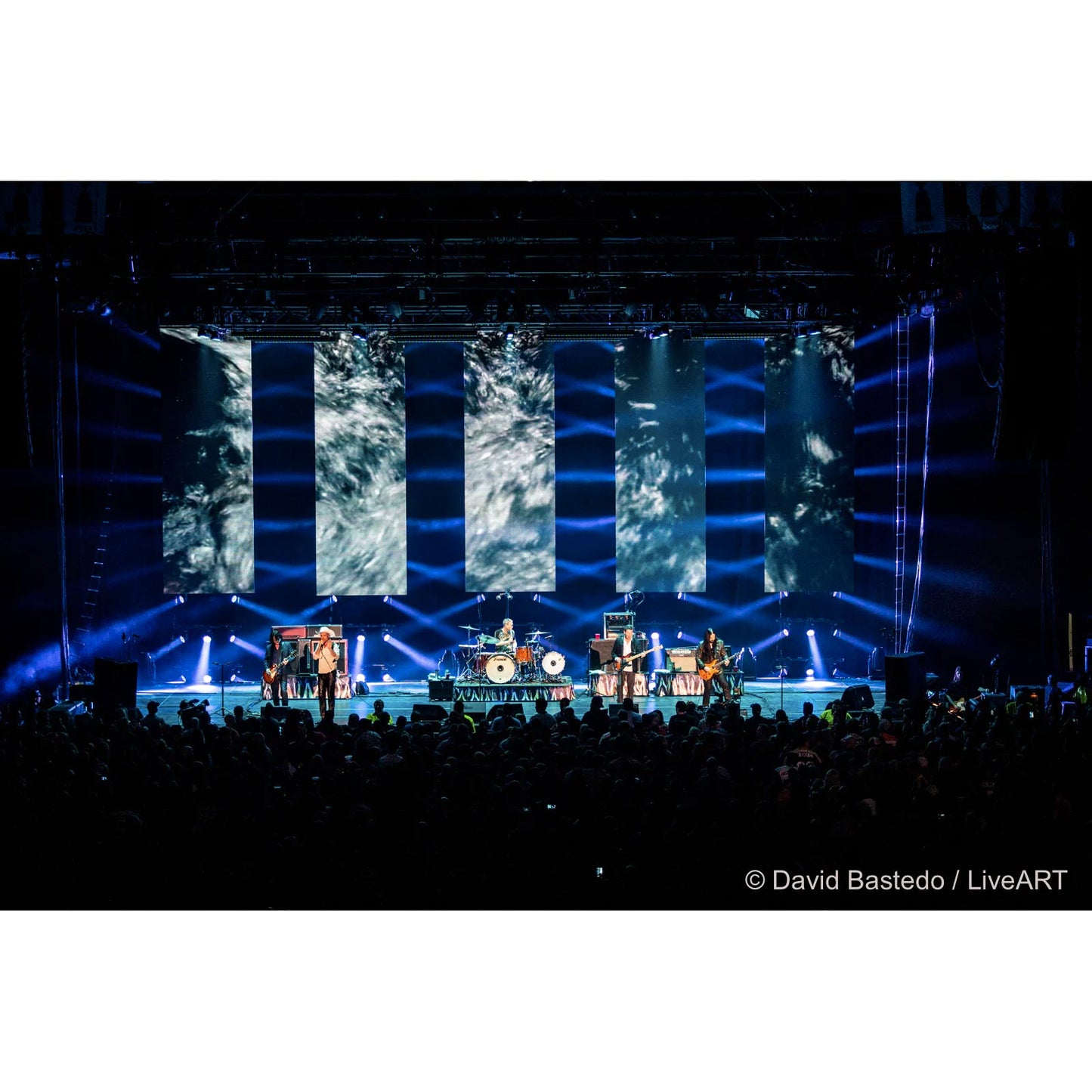 The Tragically Hip – Fully Completely 2015/04/15 – General Motors Centre